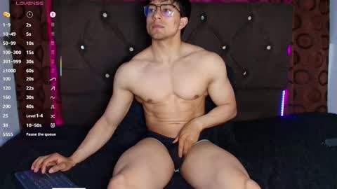 Snapshot of jacke_buster chatting on February 11, 12:15 am Jacke online show from February 11, 12:15 am