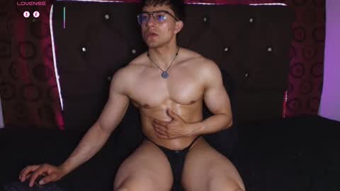 Snapshot of jacke_buster chatting on March 3, 12:17 am Jacke online show from March 3, 12:17 am