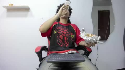 Snapshot of jackestaylor chatting on October 26, 5:13 am Jackes Taylor online show from October 26, 5:13 am