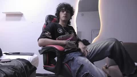 Snapshot of jackestaylor chatting on February 20, 6:26 am Jackes Taylor online show from February 20, 6:26 am