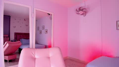 Jackk Russell  online show from April 7, 4:02 am