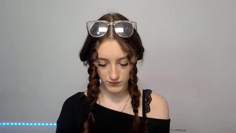 Lisa online show from January 8, 1:02 pm