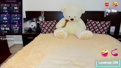 sallyevans online show from April 17, 4:37 am