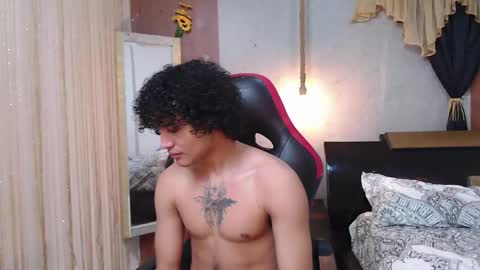 Snapshot of jackson_cr7 chatting on April 21, 9:39 pm JAKSON online show from April 21, 9:39 pm