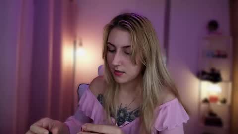 Snapshot of jacky_croft chatting on May 17, 3:04 am Linda Sofia help me get to 100 thumbs up online show from May 17, 3:04 am
