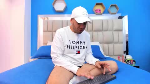 Snapshot of jacob_garcia_ chatting on October 15, 7:14 pm jacob_garcia_ online show from October 15, 7:14 pm