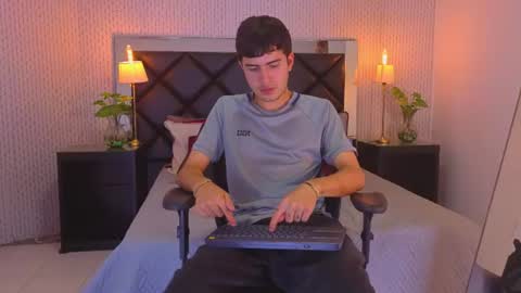 Snapshot of jacob_rosas chatting on July 28, 7:04 pm Jacob online show from July 28, 7:04 pm