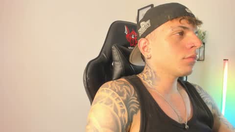 jacobb116 online show from December 21, 2:19 am