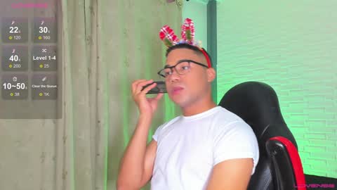 Snapshot of jacoboleeh1 chatting on December 5, 8:11 pm Jacobo Leeh online show from December 5, 8:11 pm