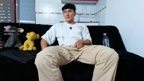 Snapshot of jacques_cardiet chatting on April 28, 1:27 pm jacobo online show from April 28, 1:27 pm