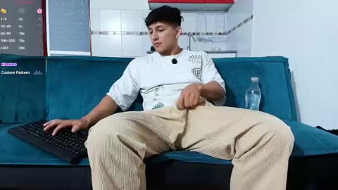 Snapshot of jacques_cardiet chatting on May 14, 1:40 pm jacobo online show from May 14, 1:40 pm