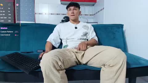 Snapshot of jacques_cardiet chatting on May 26, 12:23 pm jacobo online show from May 26, 12:23 pm