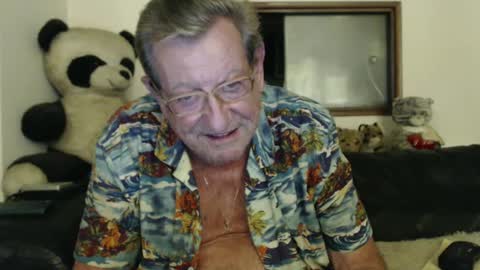 Snapshot of jacques_de_france chatting on January 5, 3:43 am Jacques online show from January 5, 3:43 am