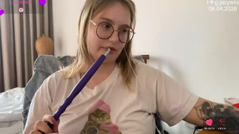 jacywinslat online show from April 8, 10:48 am