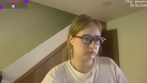 jacywinslat online show from June 30, 5:03 pm
