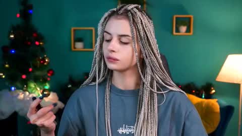 Snapshot of jade_castle chatting on December 19, 12:13 am jade_castle online show from December 19, 12:13 am