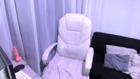 Snapshot of jade_connor chatting on February 16, 9:00 pm jade_connor online show from February 16, 9:00 pm