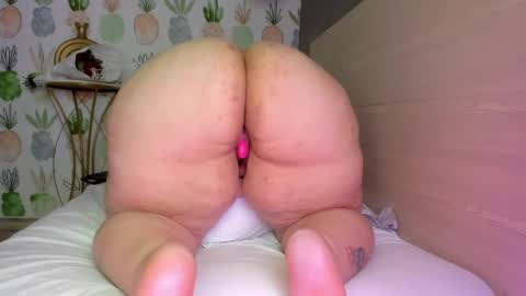 Snapshot of jade_cruz20 chatting on January 17, 5:30 pm jade_cruz20 online show from January 17, 5:30 pm