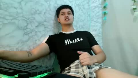 jade_halo online show from April 19, 5:23 pm