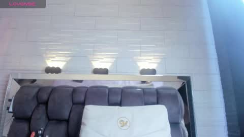  JADE  online show from February 20, 6:52 pm