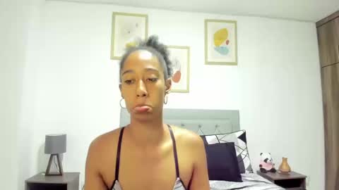 Jade smile online show from September 12, 2:28 pm