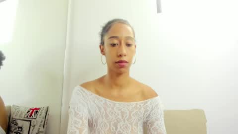 Jade smile online show from September 27, 4:23 pm