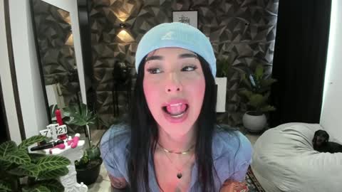 Snapshot of jade_porn chatting on February 5, 12:17 pm Jade  independent model online show from February 5, 12:17 pm