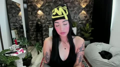 Snapshot of jade_porn chatting on February 6, 1:10 pm Jade  independent model online show from February 6, 1:10 pm