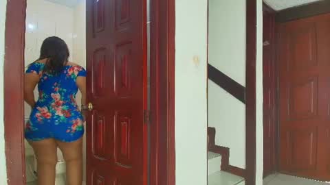 Snapshot of jade_roxx chatting on June 18, 1:37 pm JADE online show from June 18, 1:37 pm