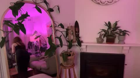 Snapshot of jade_slade chatting on June 29, 4:08 am Jade Slade online show from June 29, 4:08 am