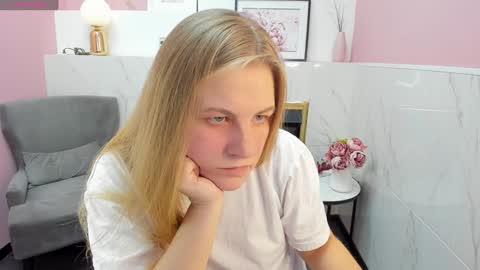 Snapshot of jade_soft chatting on December 4, 9:13 pm Jade online show from December 4, 9:13 pm