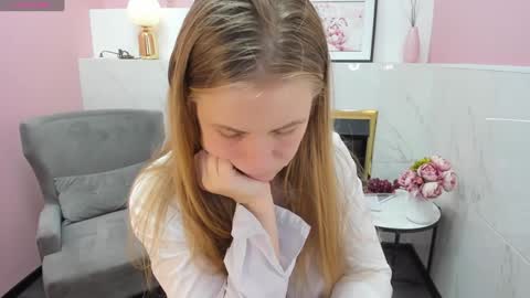 Snapshot of jade_soft chatting on December 6, 9:02 pm Jade online show from December 6, 9:02 pm