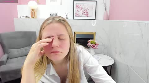 Snapshot of jade_soft chatting on December 20, 2:41 am Jade online show from December 20, 2:41 am