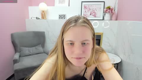 Snapshot of jade_soft chatting on December 22, 3:33 am Jade online show from December 22, 3:33 am