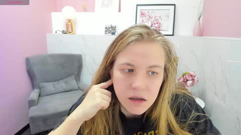 Snapshot of jade_soft chatting on January 25, 9:35 pm Jade online show from January 25, 9:35 pm