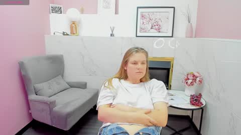 Snapshot of jade_soft chatting on February 2, 4:32 pm Jade online show from February 2, 4:32 pm