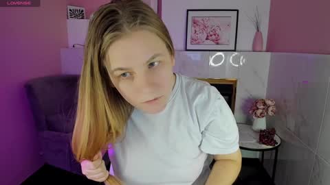 Snapshot of jade_soft chatting on February 2, 7:35 pm Jade online show from February 2, 7:35 pm