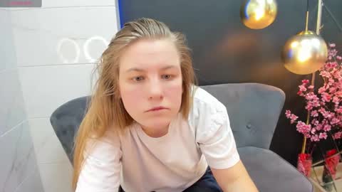 Snapshot of jade_soft chatting on February 16, 4:42 pm Jade online show from February 16, 4:42 pm