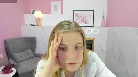 Snapshot of jade_soft chatting on February 20, 12:30 am Jade online show from February 20, 12:30 am