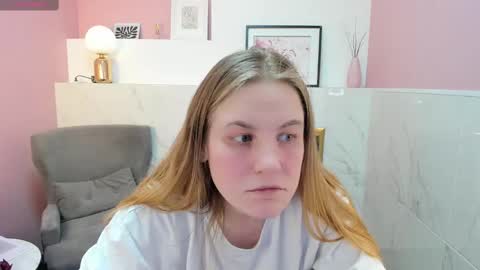 Snapshot of jade_soft chatting on March 2, 3:13 am Jade online show from March 2, 3:13 am