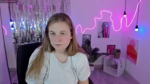 Snapshot of jade_soft chatting on March 9, 7:48 pm Jade online show from March 9, 7:48 pm