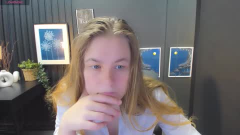 Snapshot of jade_soft chatting on October 12, 1:32 pm Jade online show from October 12, 1:32 pm