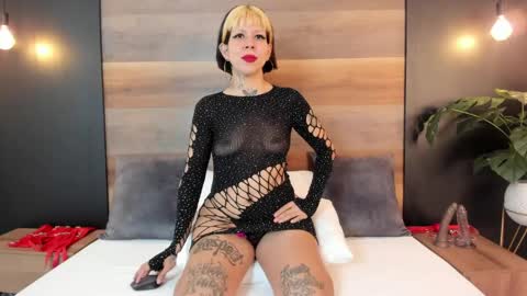 Snapshot of jade_spinters chatting on May 16, 3:44 pm J A D E online show from May 16, 3:44 pm