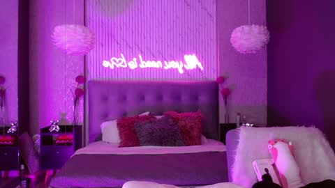 JADE online show from April 5, 9:01 pm