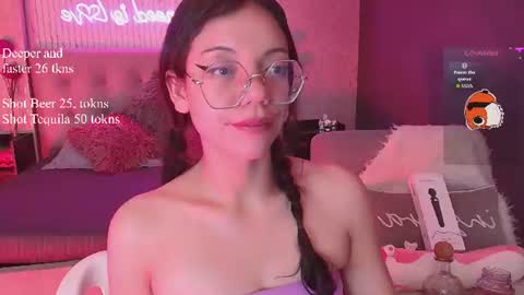 Snapshot of jade_storm_ chatting on June 13, 9:40 am JADE online show from June 13, 9:40 am