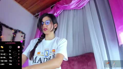 jade white  online show from December 17, 7:26 pm