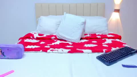 Snapshot of jadebrown_02 chatting on December 2, 12:41 am sara online show from December 2, 12:41 am