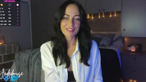 Snapshot of jadedmuse chatting on May 2, 6:35 pm Jade online show from May 2, 6:35 pm