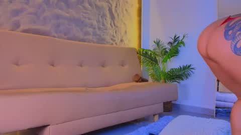 jadee__ online show from January 17, 3:00 am