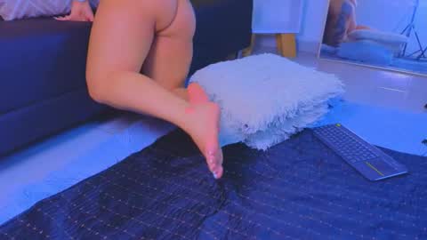 Snapshot of jadee__ chatting on March 13, 2:40 am jadee__ online show from March 13, 2:40 am